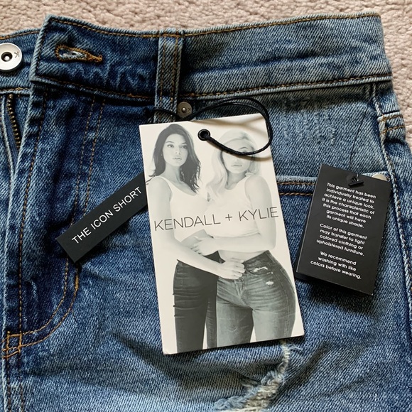 Kendall + Kylie - The Icon Jean Shorts - Picture 2 of 5